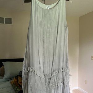 Crinkle Fabric Shift - LIKE NEW